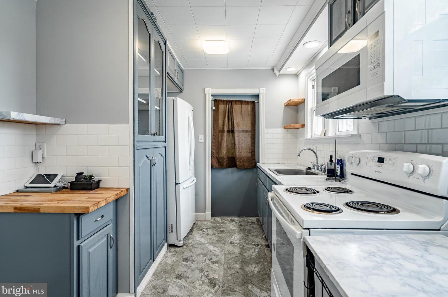 210 Upland Ave, Reading PA  19611-2081 exterior