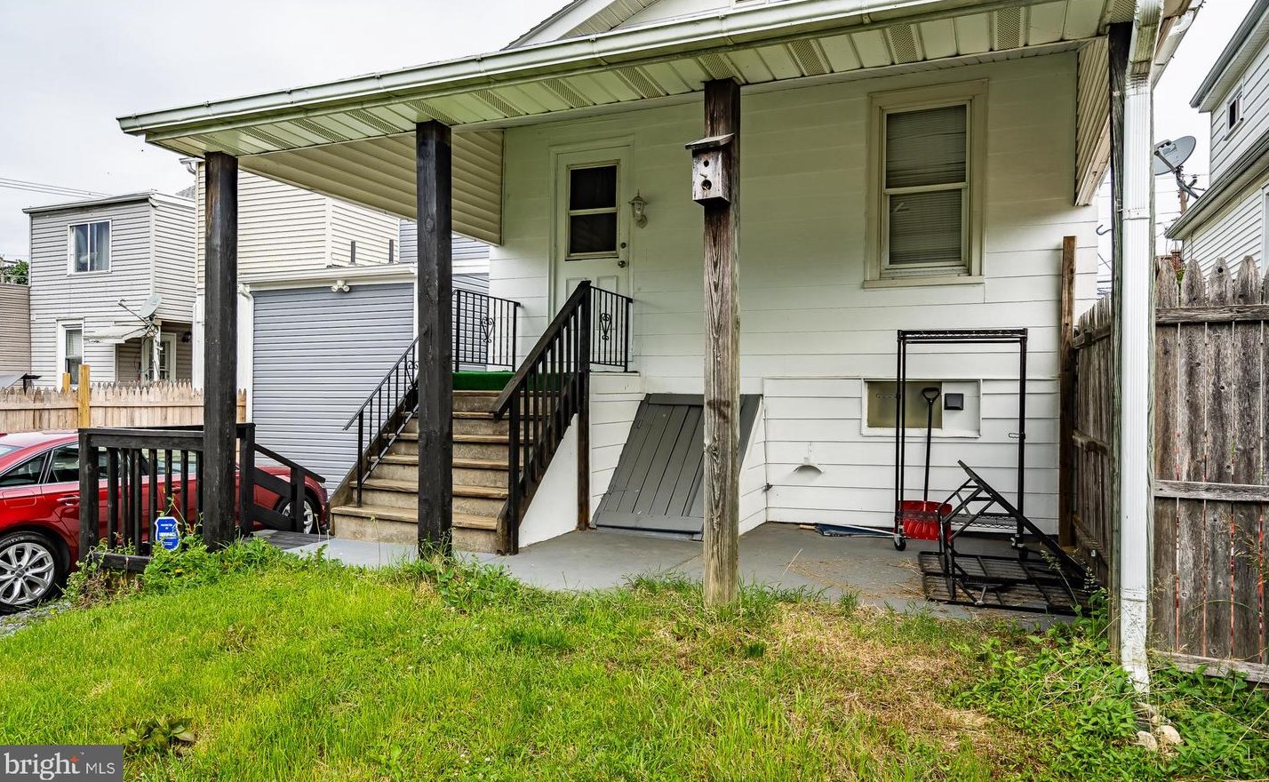 210 Upland Ave, Reading PA  19611-2081 exterior