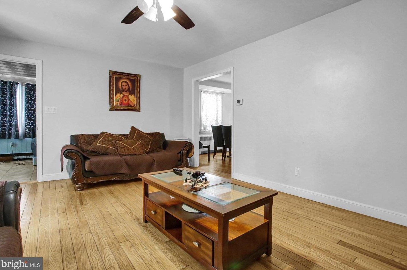 301 Butter Ln, Reading PA  19606-2224 exterior