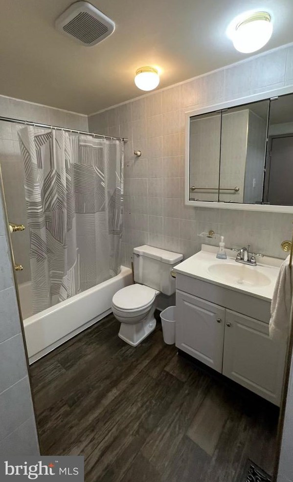 744 Summit Chase Dr, Reading PA  19611-1530 exterior