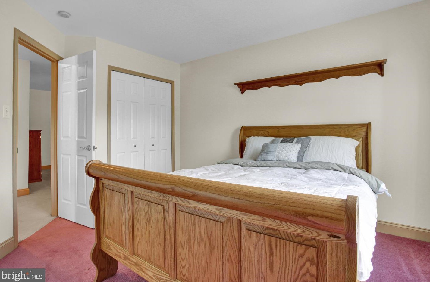 225 Oak Hl Ln, Reading PA 19610-3219 exterior