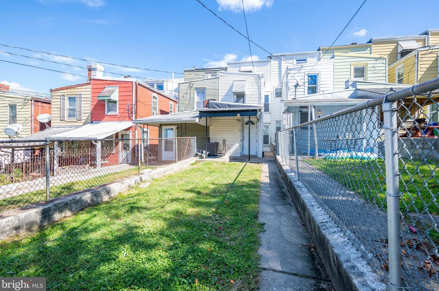 524 14 1/2 St, Reading PA  19602-2104 exterior