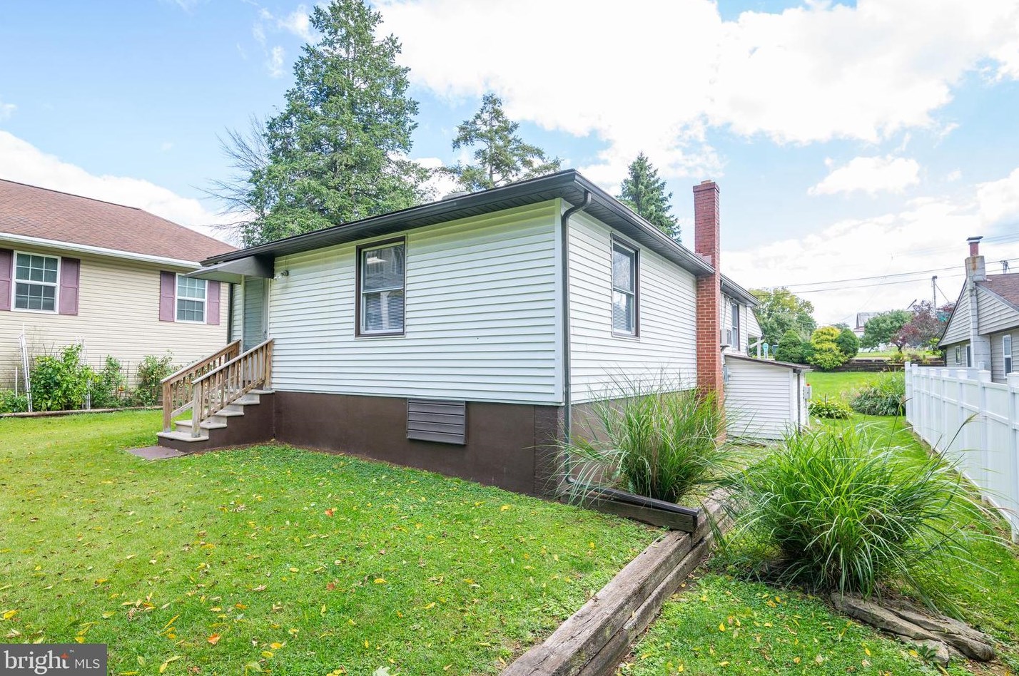 7 Berkley Park Rd, Reading PA  19605-9264 exterior