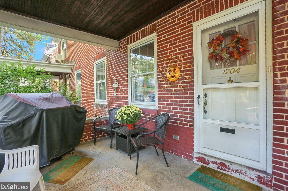 1704 16th St, Reading PA  19604-1620 exterior