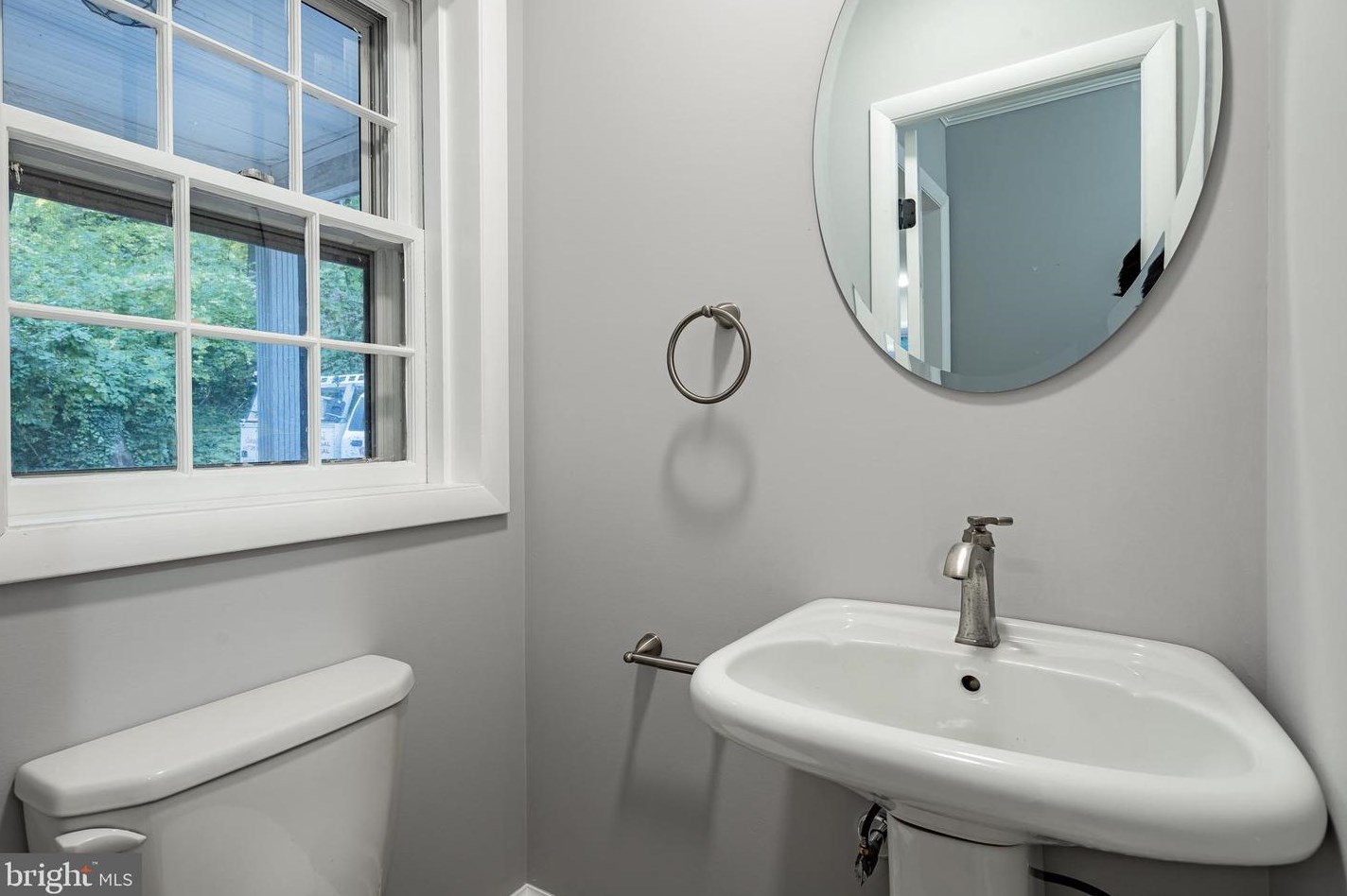 1611 Alsace Rd, Reading PA  19604-1624 exterior