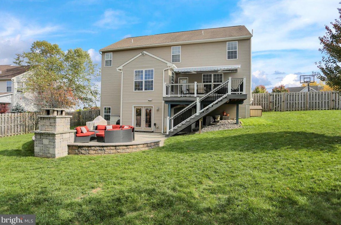 129 Herington Dr, Reading PA 19608-9067 exterior