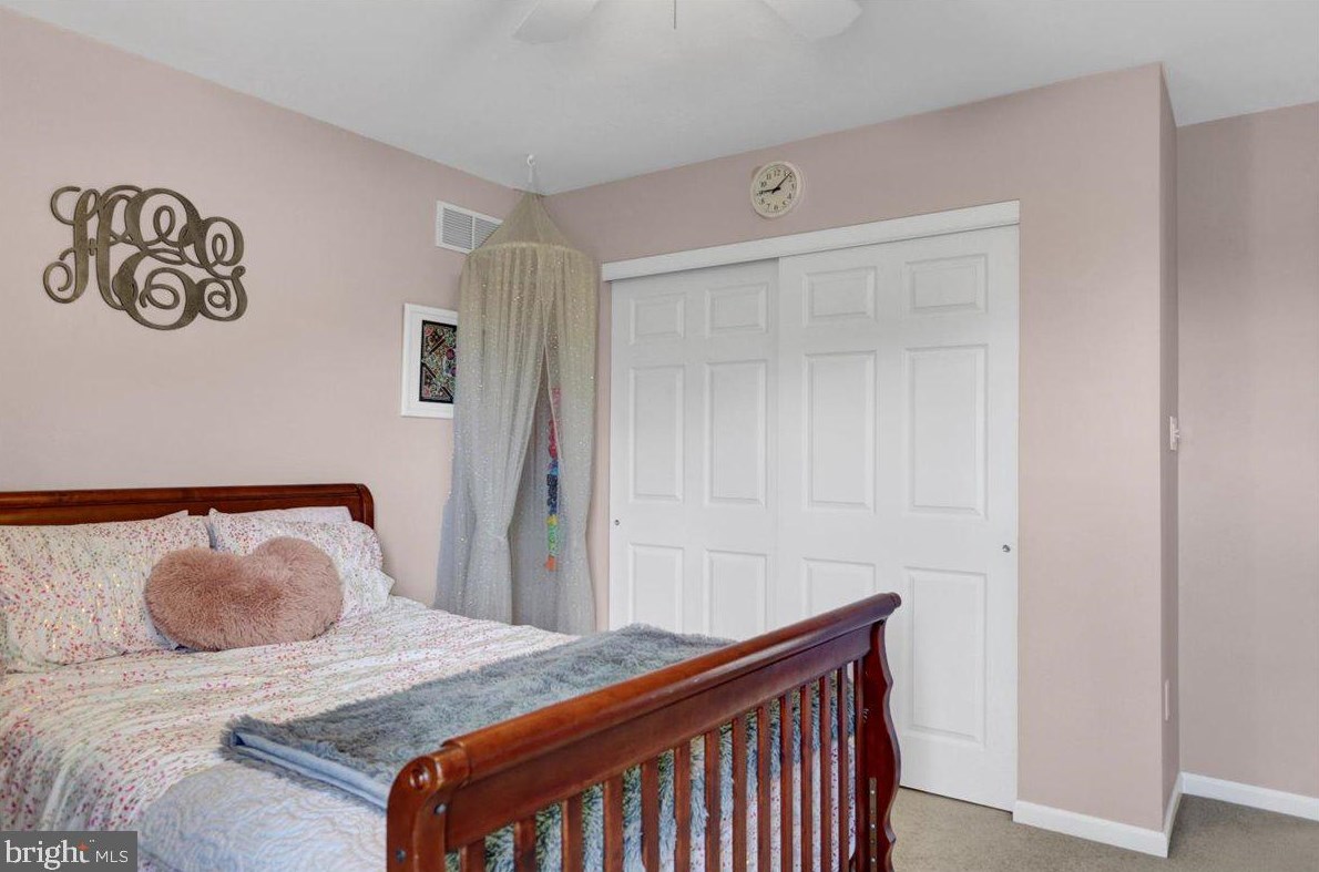 129 Herington Dr, Reading PA 19608-9067 exterior