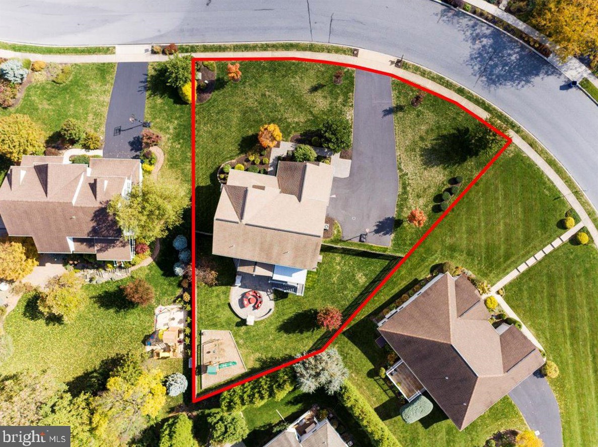 129 Herington Dr, Reading PA 19608-9067 exterior