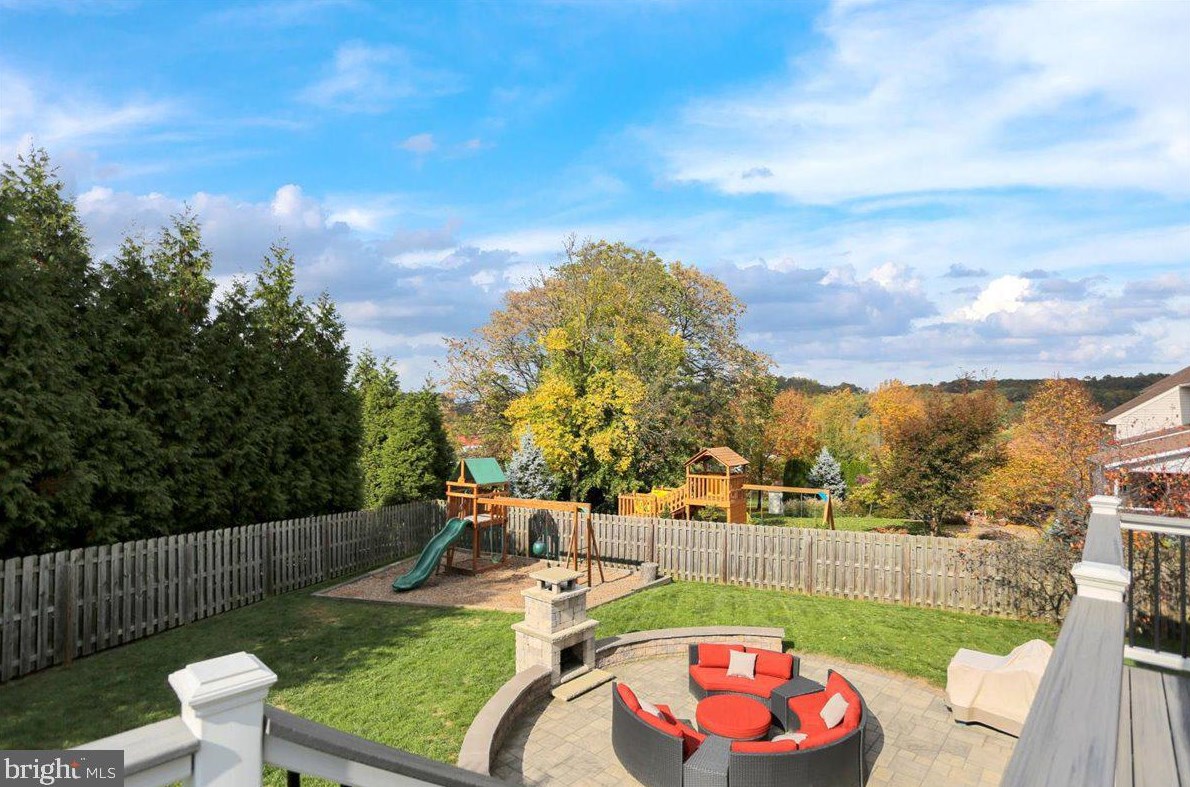 129 Herington Dr, Reading PA 19608-9067 exterior