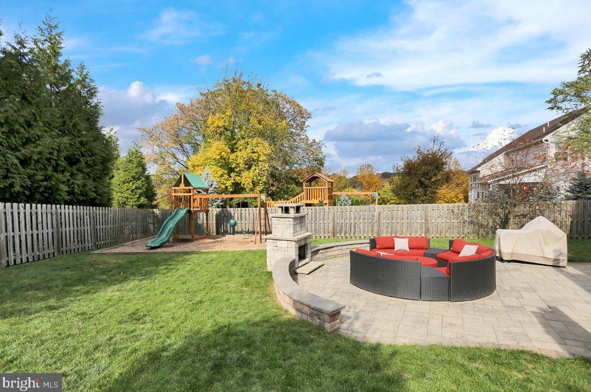 129 Herington Dr, Reading PA 19608-9067 exterior