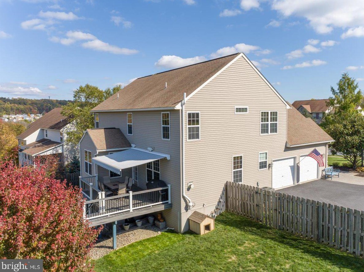 129 Herington Dr, Reading PA 19608-9067 exterior