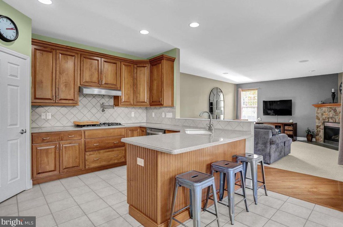 129 Herington Dr, Reading PA 19608-9067 exterior