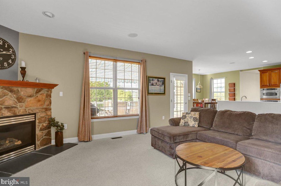 129 Herington Dr, Reading PA 19608-9067 exterior