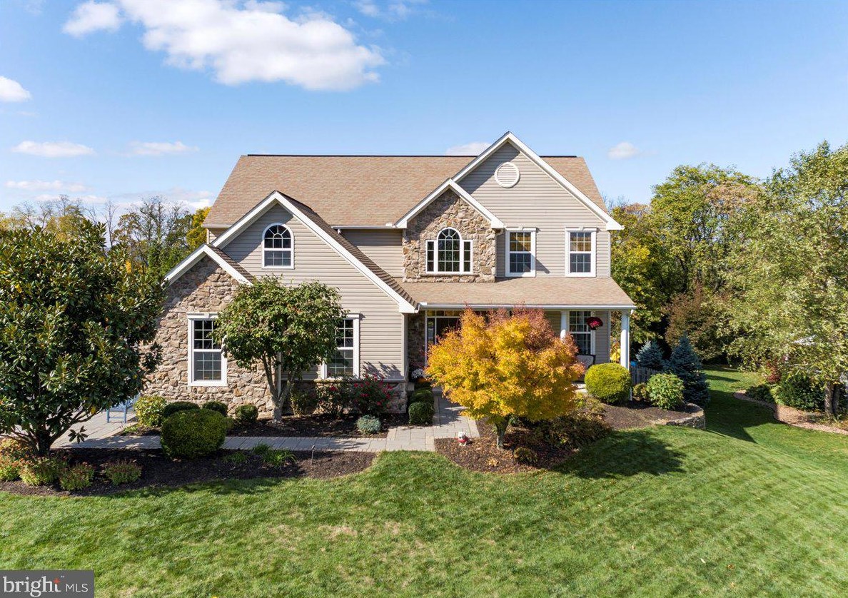 129 Herington Dr, Reading PA 19608-9067 exterior