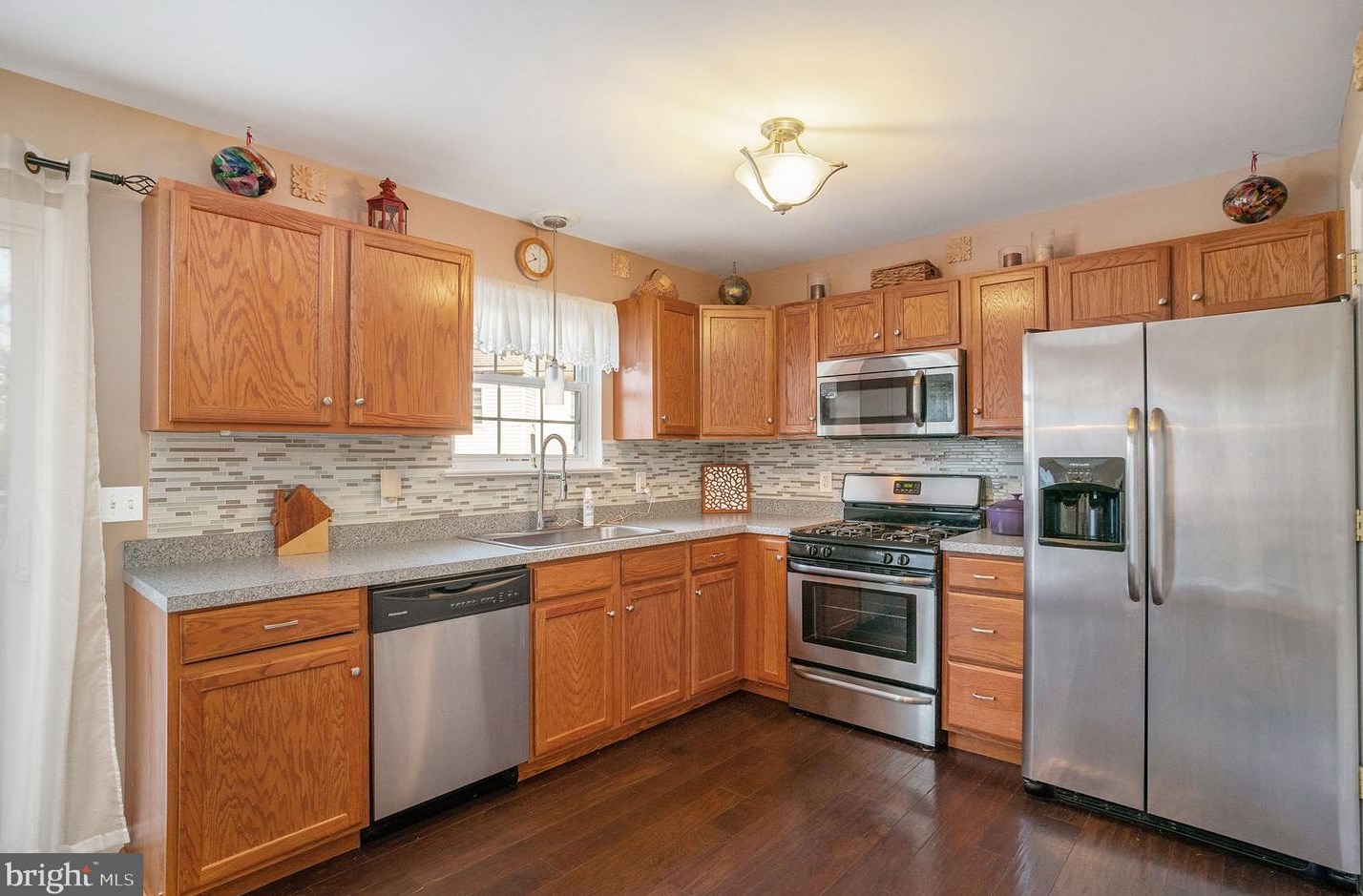 8 Weiser Ct, Womelsdorf PA  19567-1437 exterior