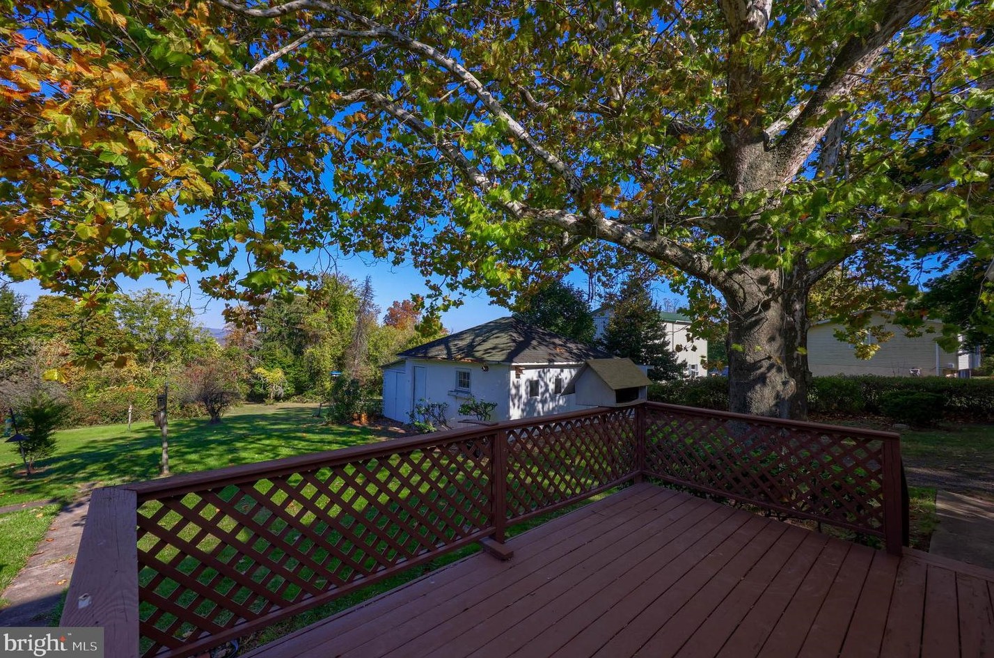 881 Chestnut St, Douglassville PA  19518-9005 exterior