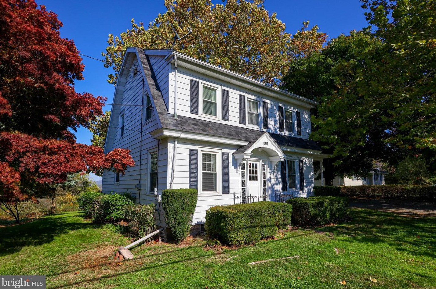 881 Chestnut St, Douglassville PA  19518-9004 exterior
