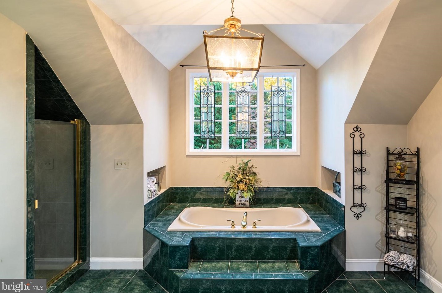 1215 Old Mill Rd, Reading PA  19610-2830 exterior