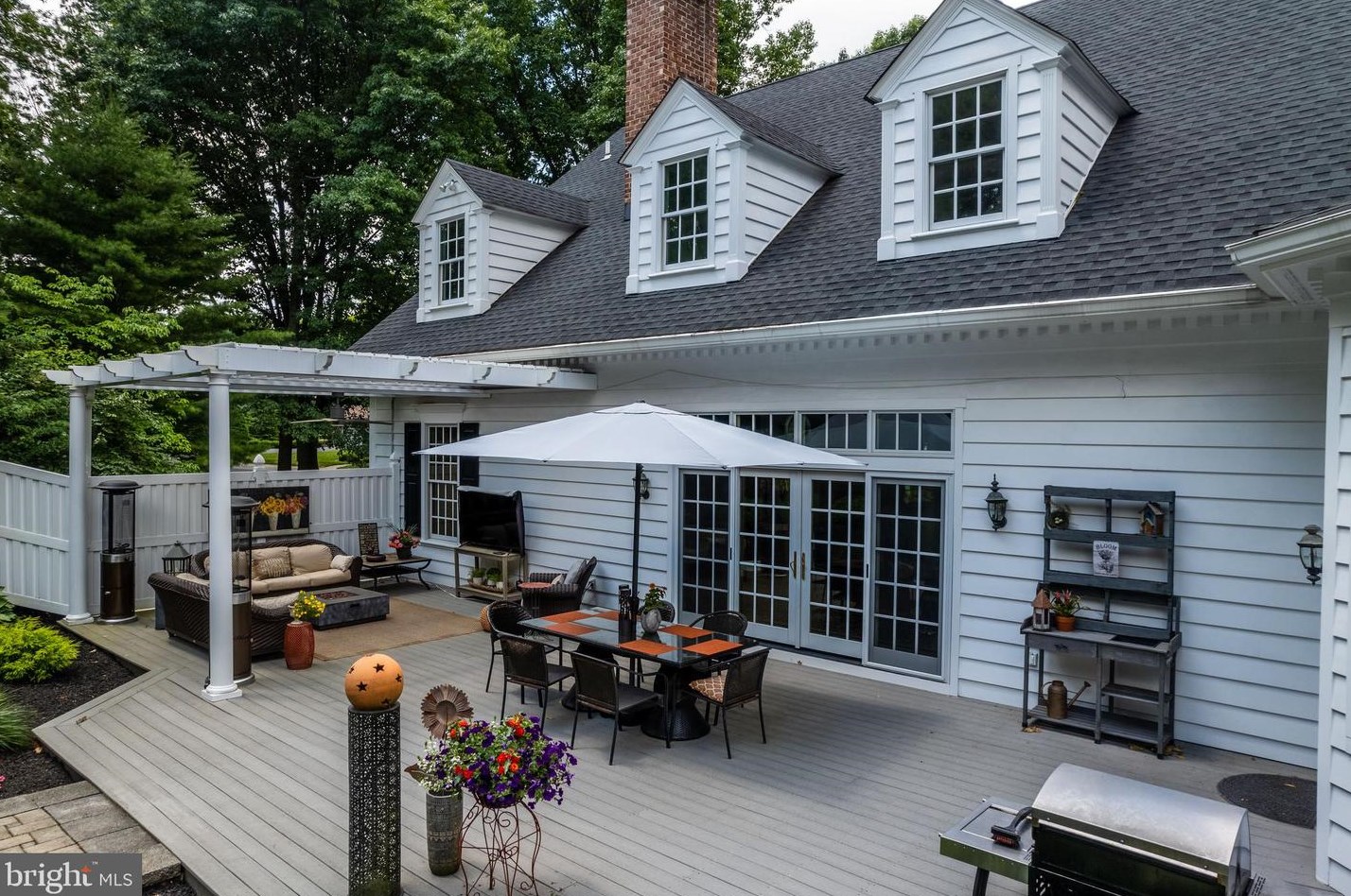 1215 Old Mill Rd, Reading PA  19610-2830 exterior