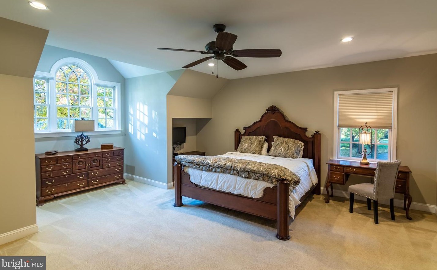 1215 Old Mill Rd, Reading PA  19610-2830 exterior