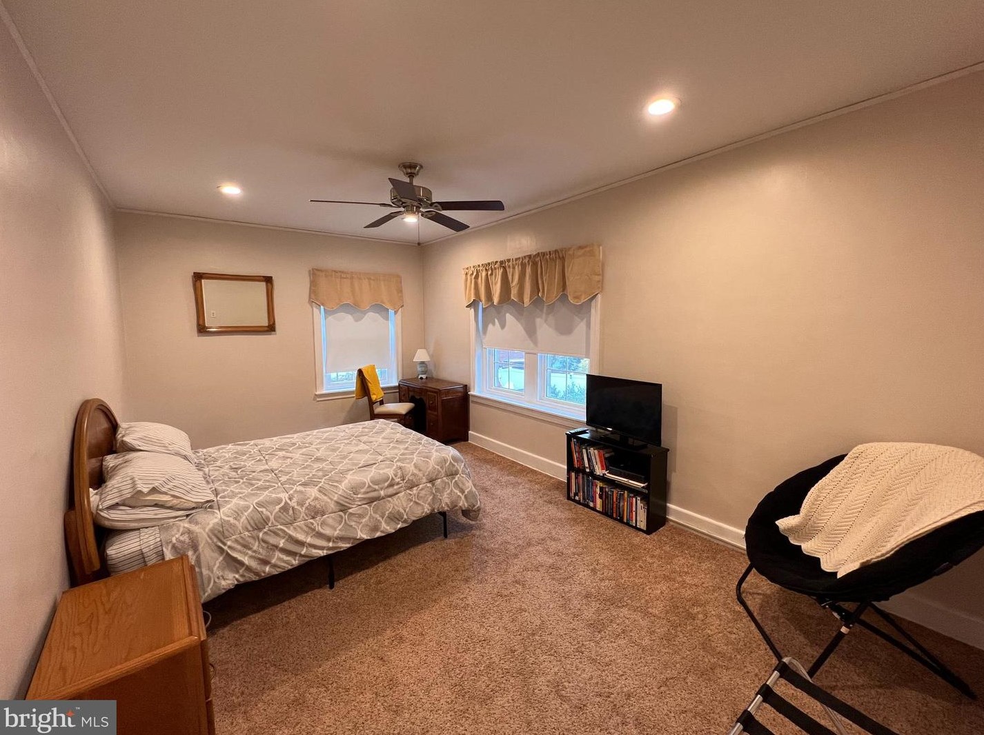 121 Park Rd, Reading PA  19610-3015 exterior