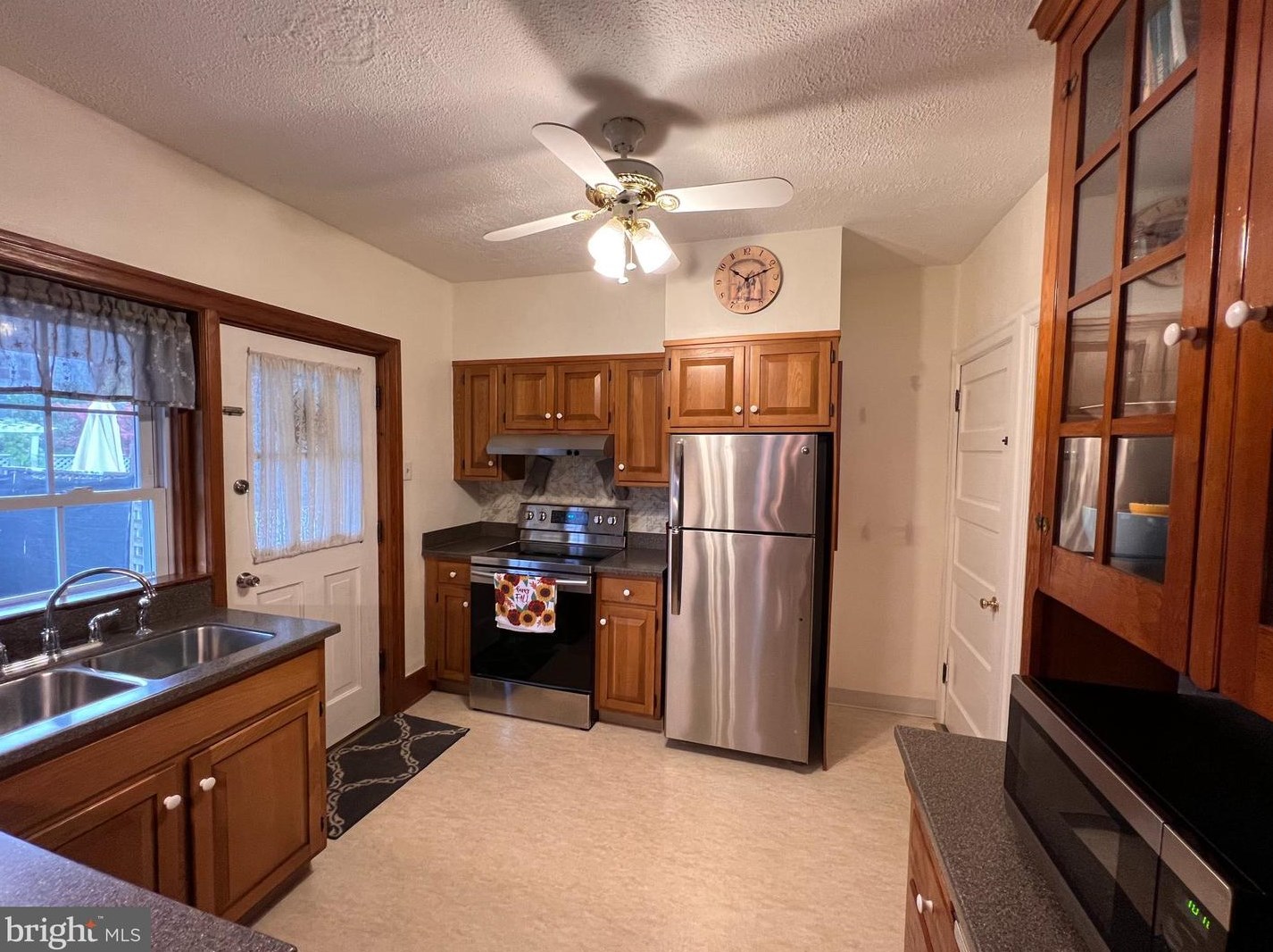 121 Park Rd, Reading PA  19610-3015 exterior