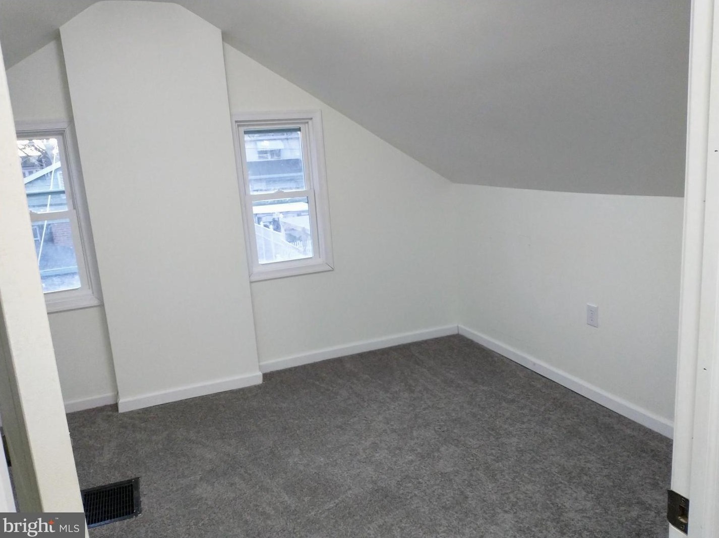 105 Monroe St, Reading PA  19605-3120 exterior