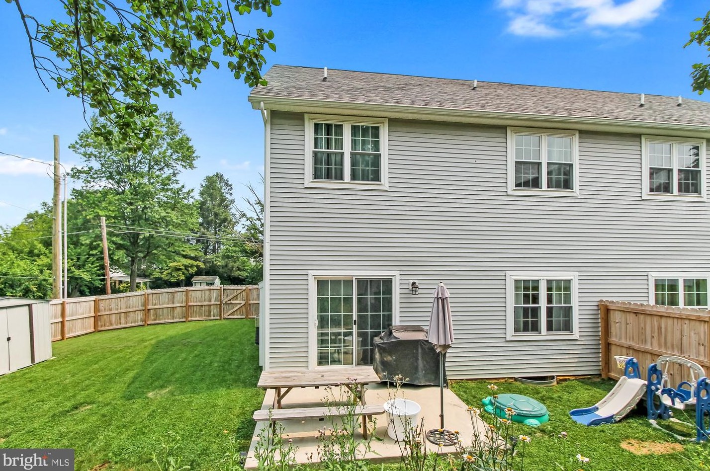 6 Beverly Ave, Reading PA  19607-1141 exterior