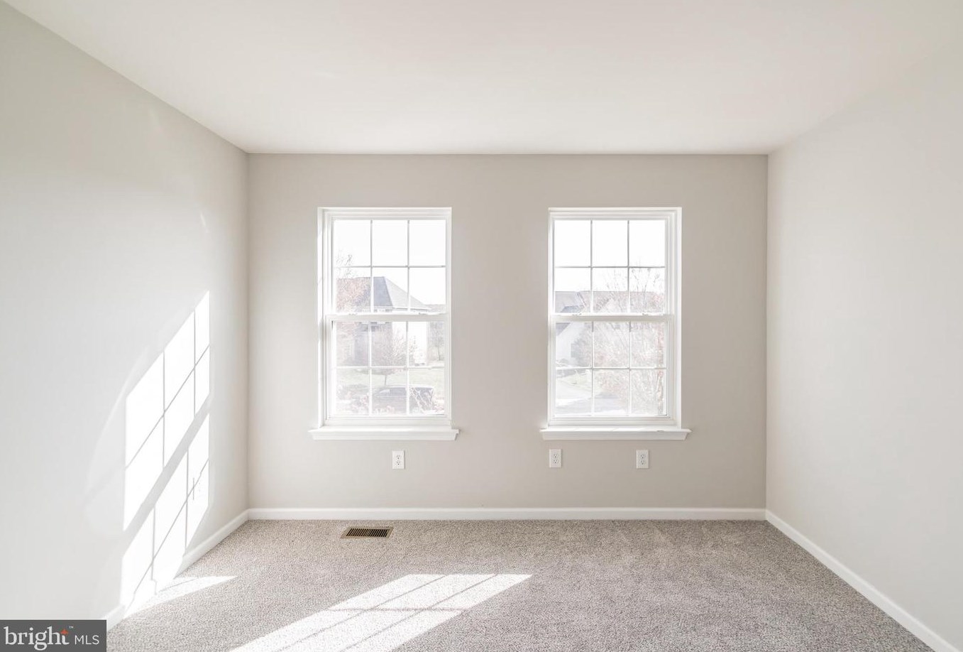 173 Meadowside Dr, Douglassville PA  19518-1335 exterior