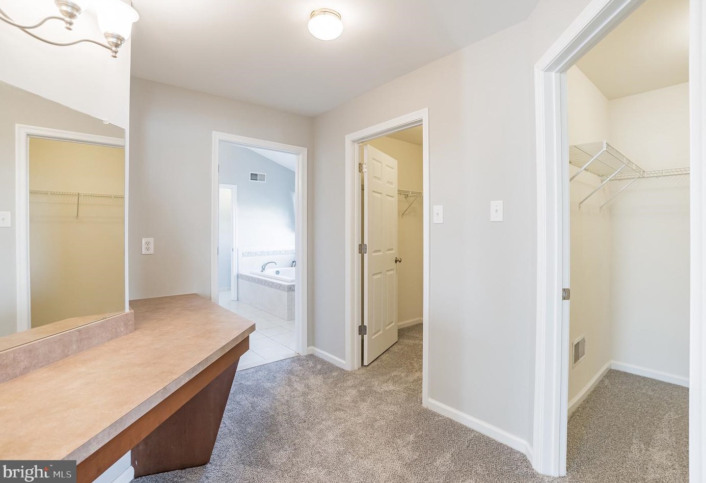 173 Meadowside Dr, Douglassville PA  19518-1335 exterior