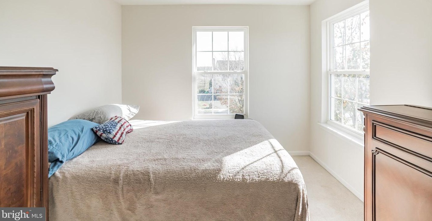 173 Meadowside Dr, Douglassville PA  19518-1335 exterior