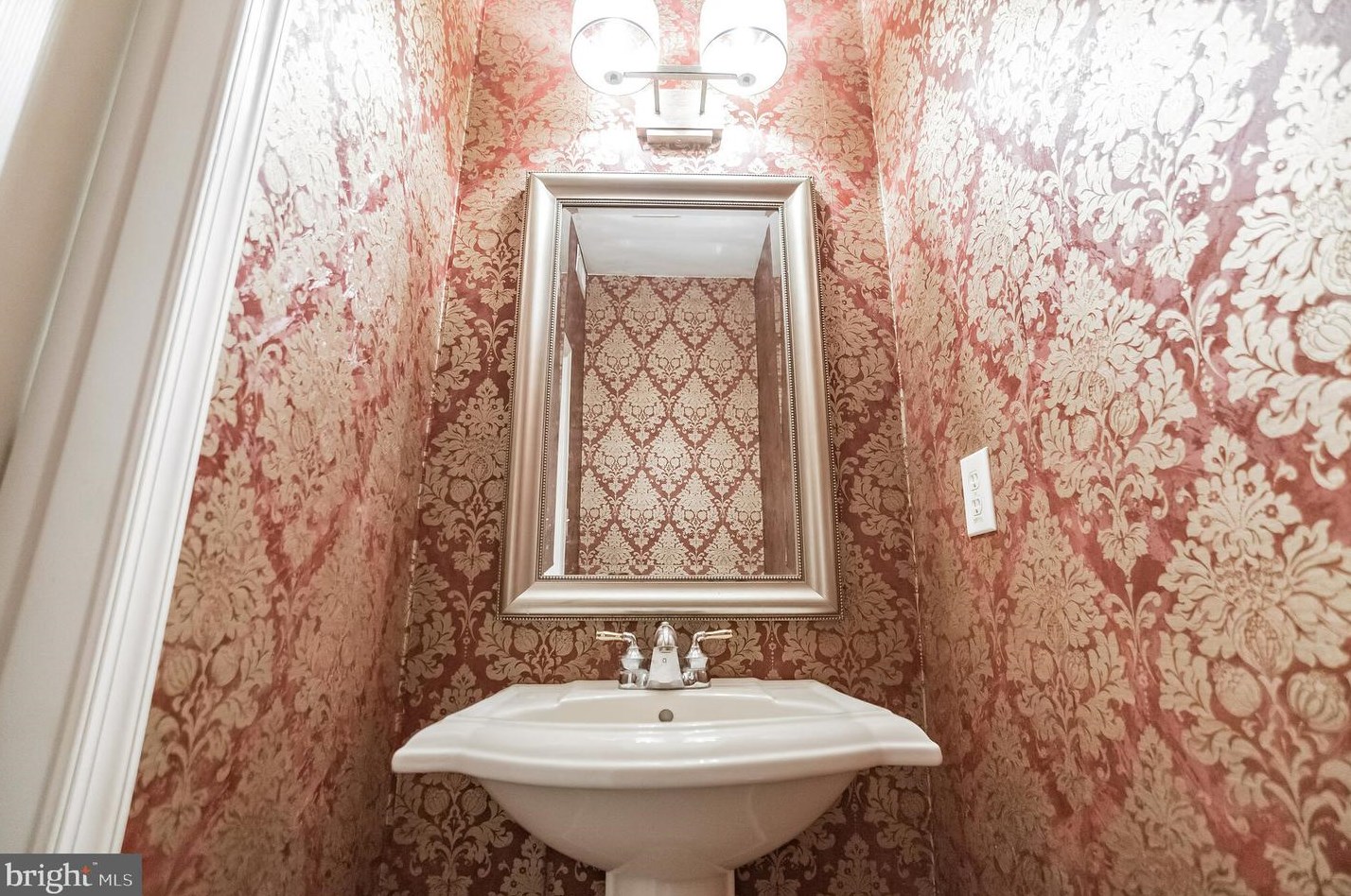 173 Meadowside Dr, Douglassville PA  19518-1335 exterior