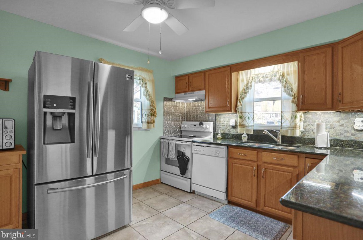 2611 Girard Ave, Reading PA  19609-1813 exterior