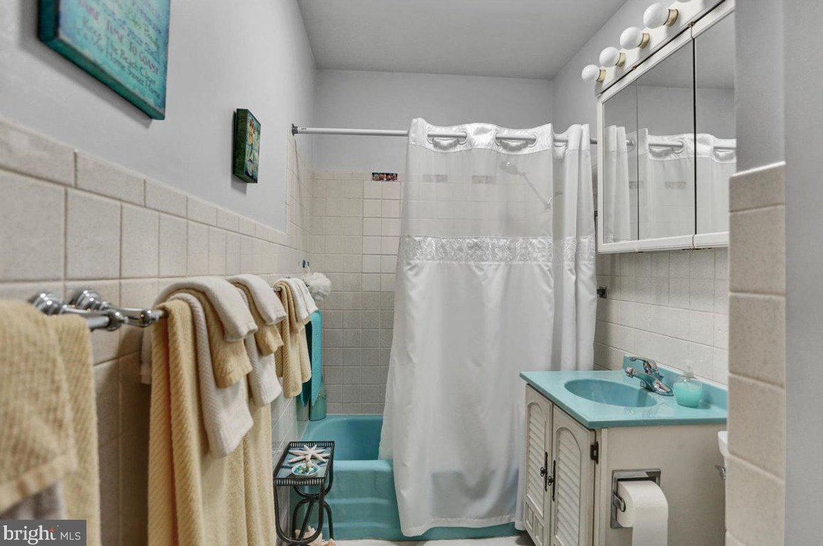 8 Cherrywood Rd, Reading PA  exterior