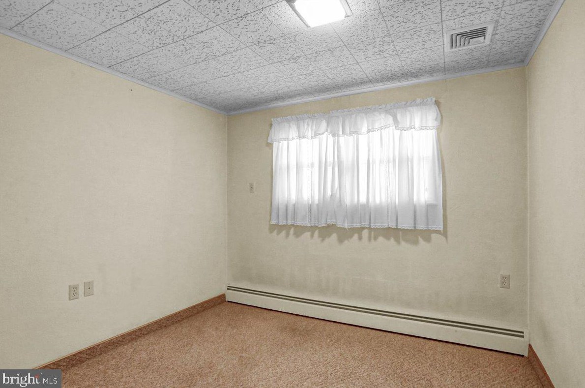 6 Maple St, Hummels Store PA 19540-1908 exterior