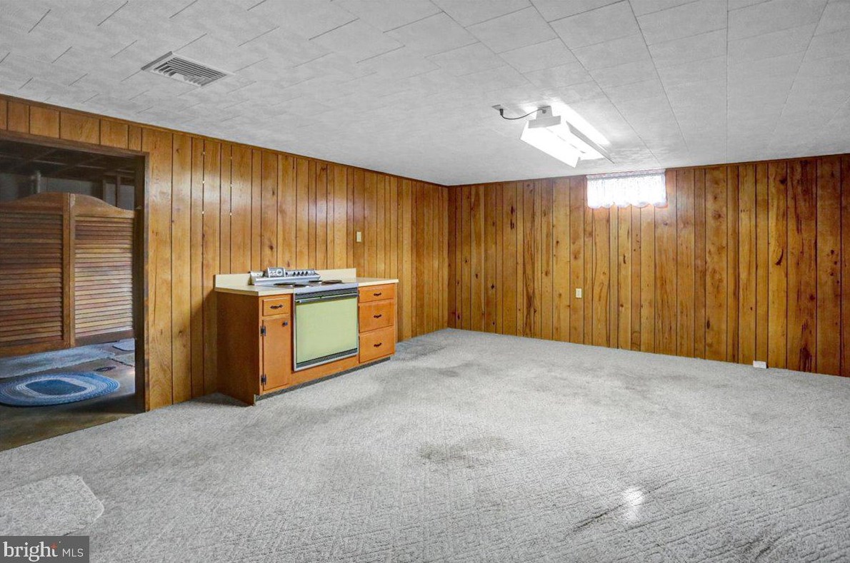 6 Maple St, Hummels Store PA 19540-1908 exterior