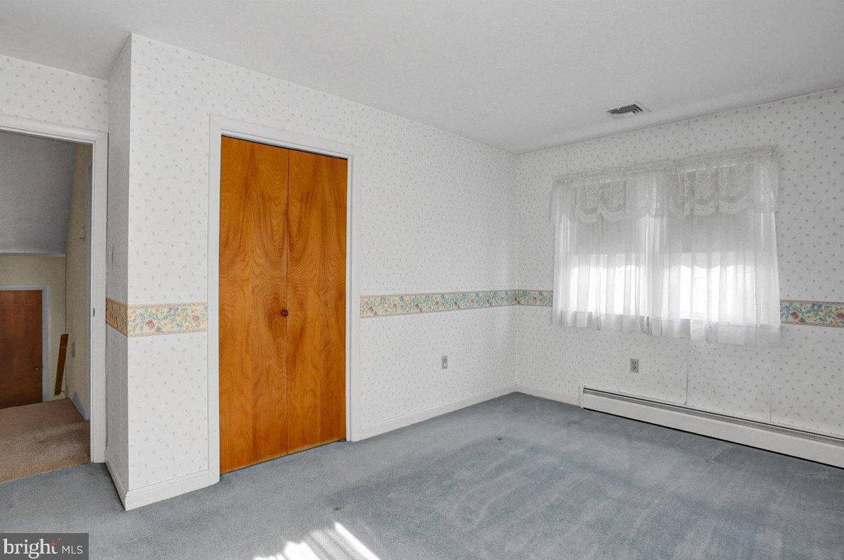 6 Maple St, Hummels Store PA 19540-1908 exterior