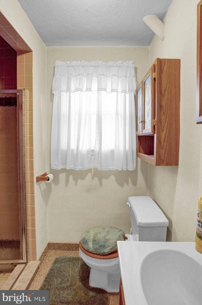 6 Maple St, Hummels Store PA 19540-1908 exterior