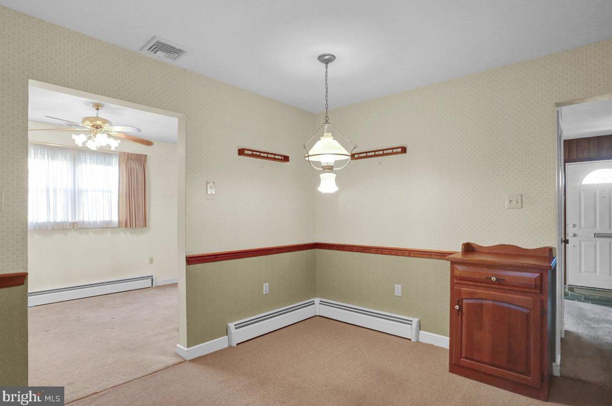 6 Maple St, Hummels Store PA 19540-1908 exterior