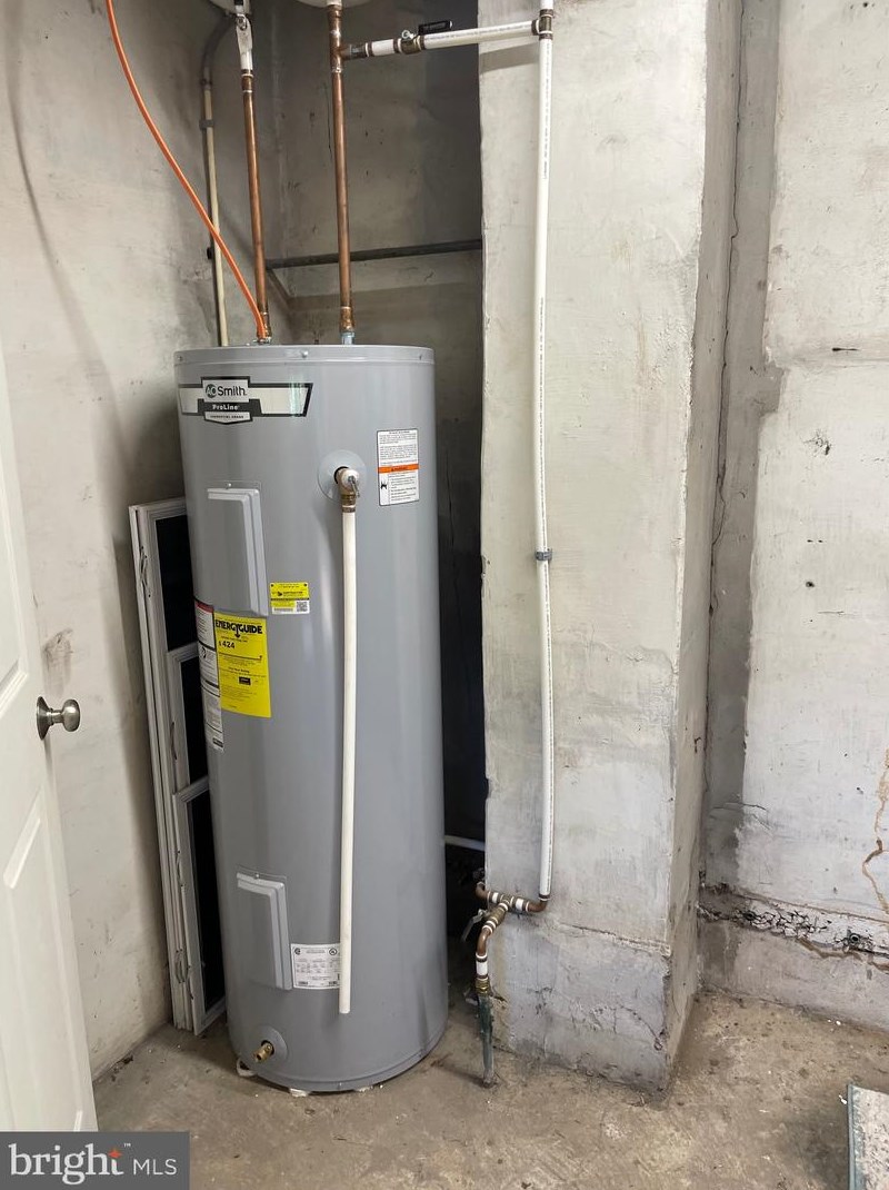 2113 Bernville Rd, Reading PA  19601-1182 exterior