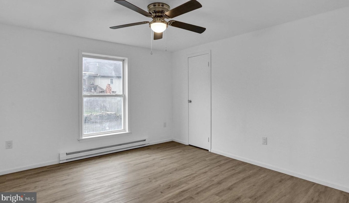 1049 Butter Ln, Reading PA  19606-1108 exterior