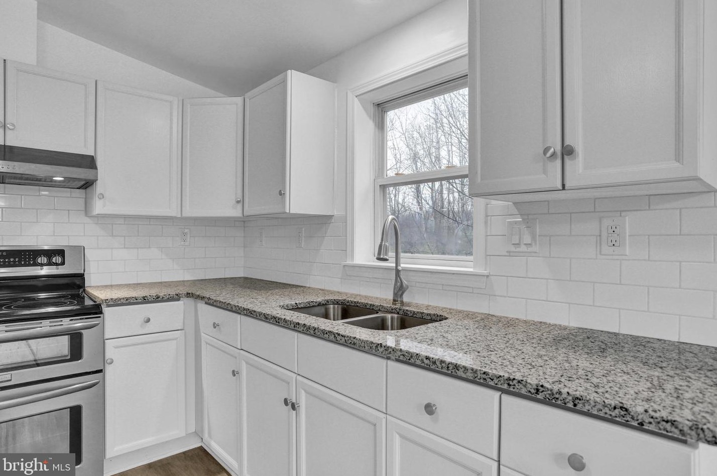 1049 Butter Ln, Reading PA  19606-1108 exterior