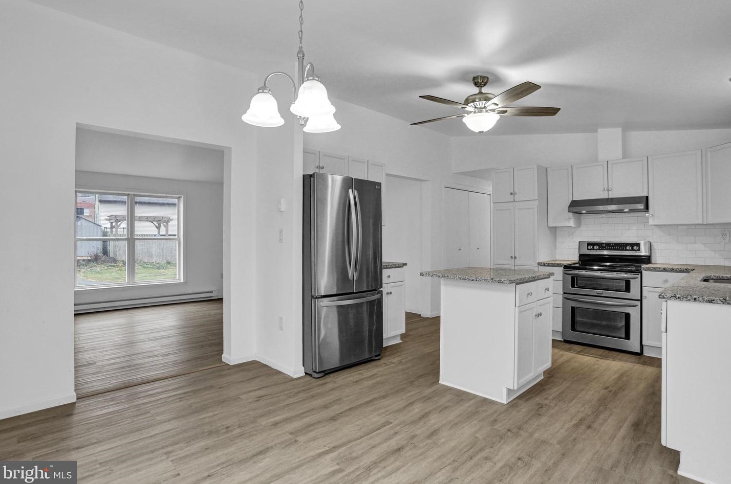 1049 Butter Ln, Reading PA  19606-1108 exterior