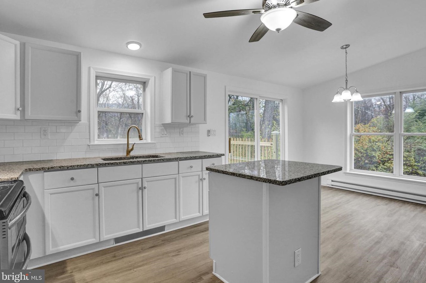 1049 Butter Ln, Reading PA  19606-1108 exterior