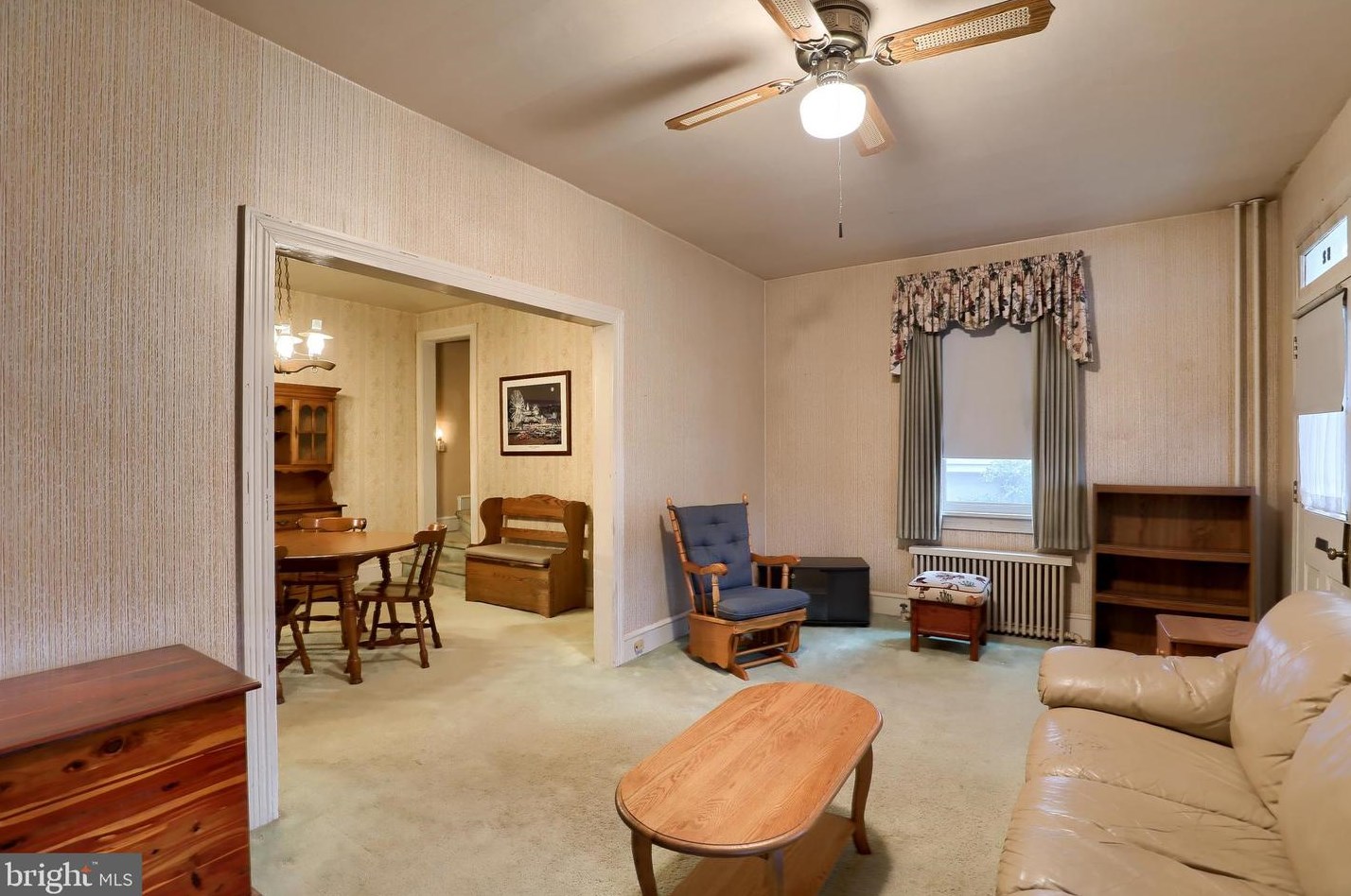 52 Chestnut St, Hummels Store PA 19540-1900 exterior