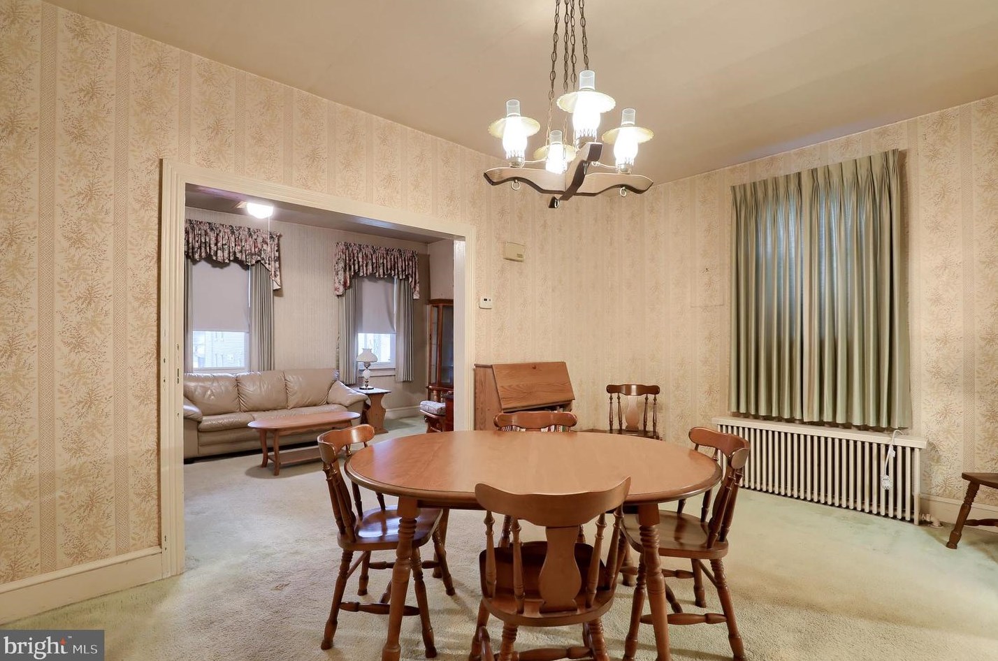 52 Chestnut St, Hummels Store PA 19540-1900 exterior