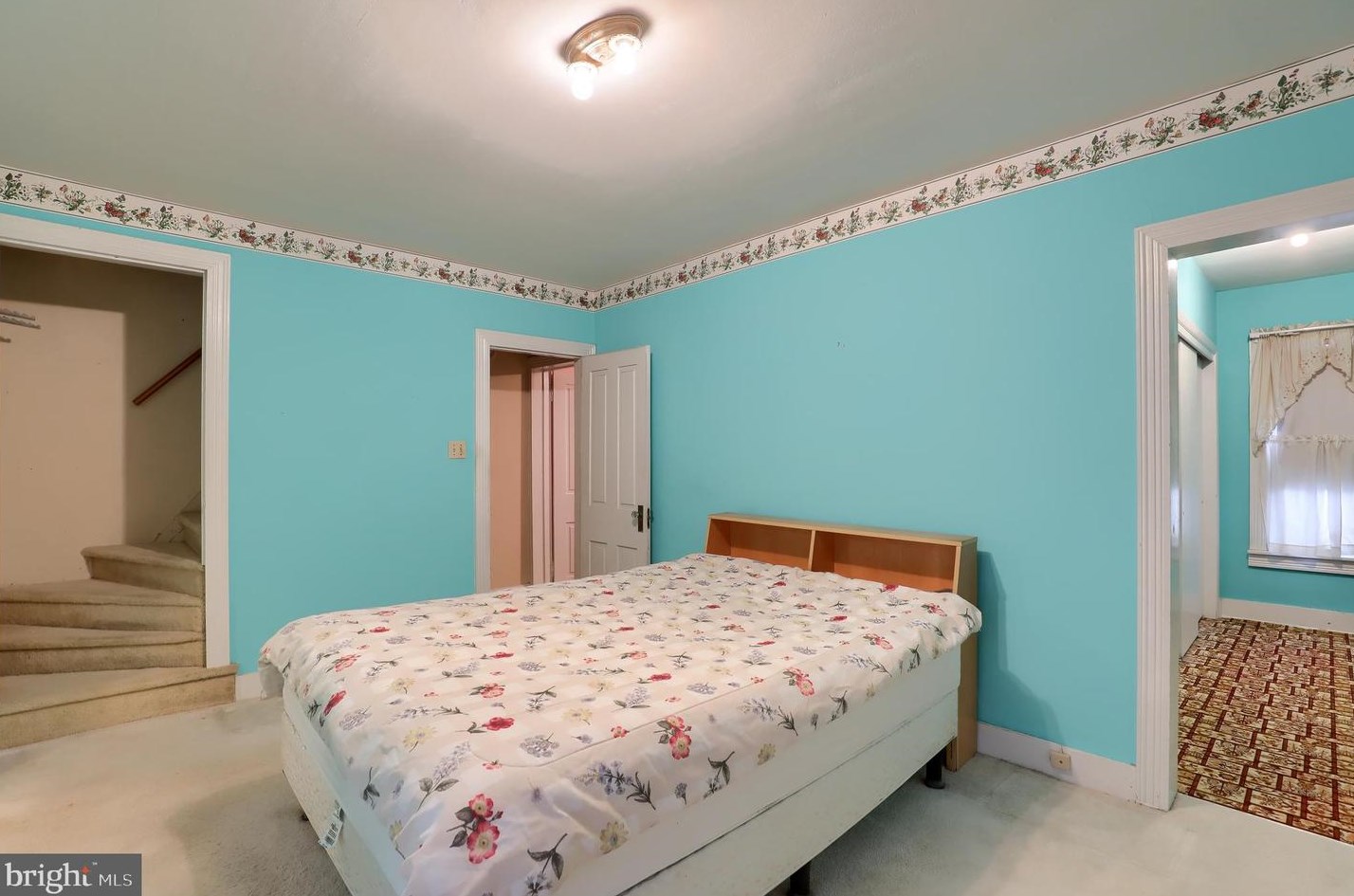 52 Chestnut St, Hummels Store PA 19540-1900 exterior