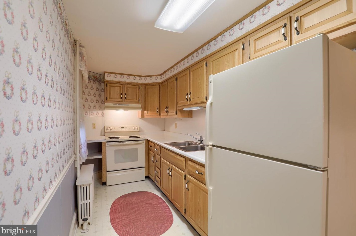 52 Chestnut St, Hummels Store PA 19540-1900 exterior