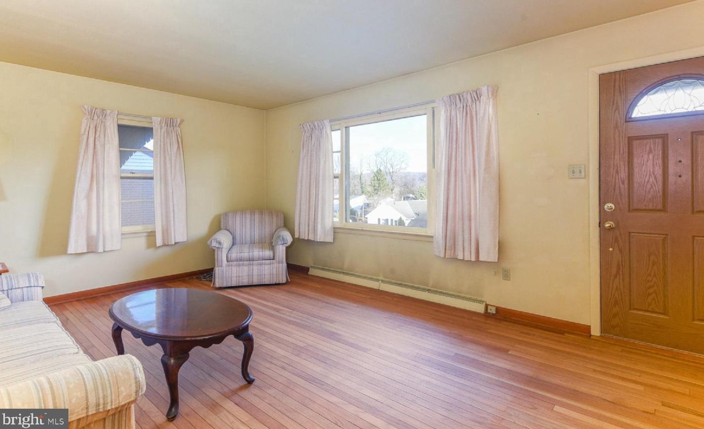 302 Hl Ave, Reading PA 19606-1529 exterior