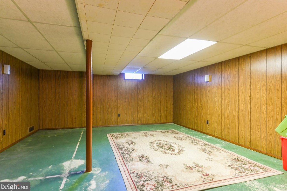 302 Hl Ave, Reading PA 19606-1529 exterior